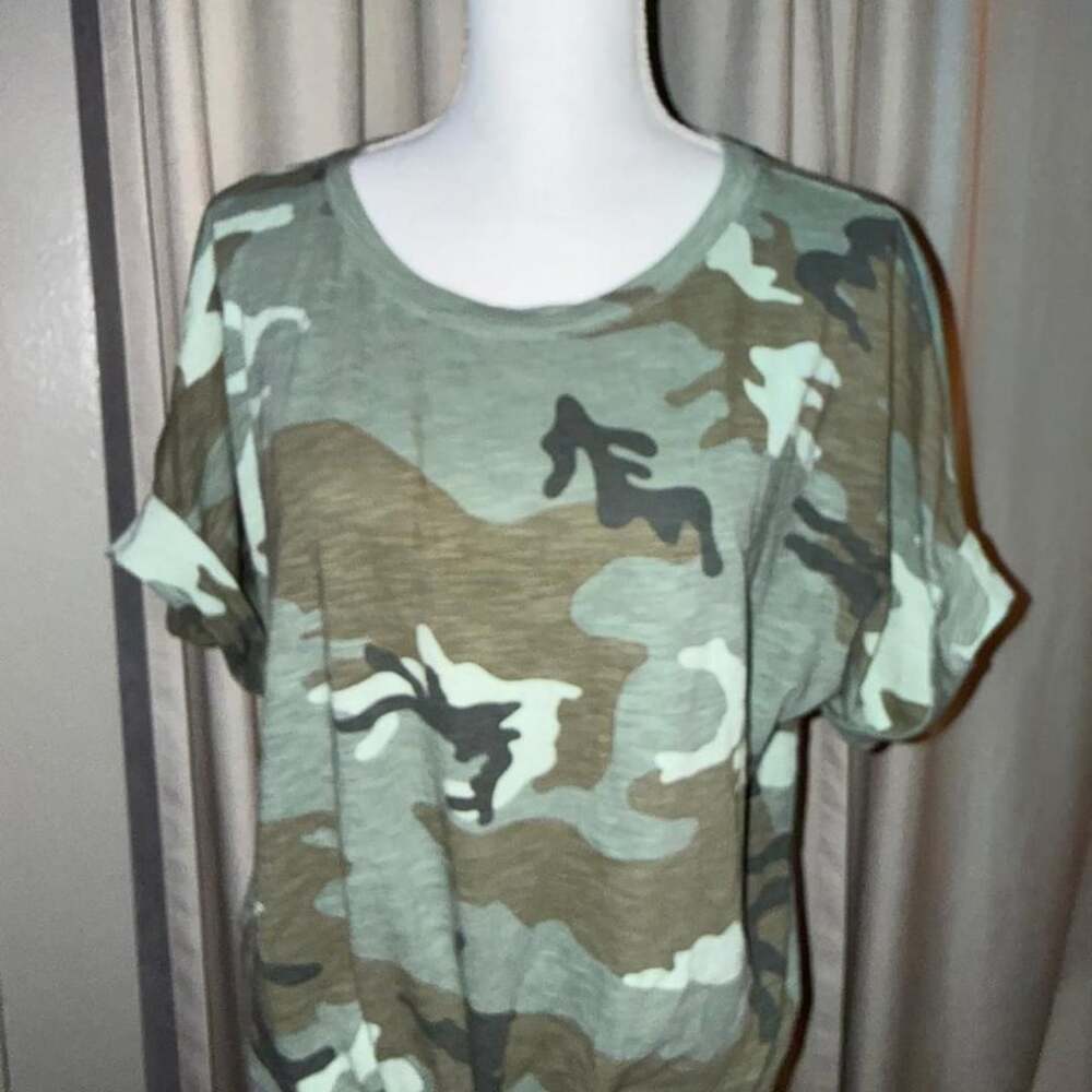 Sanctuary Camo Tie-Front Top Size XL Green Olive Camouflage Relaxed Tee